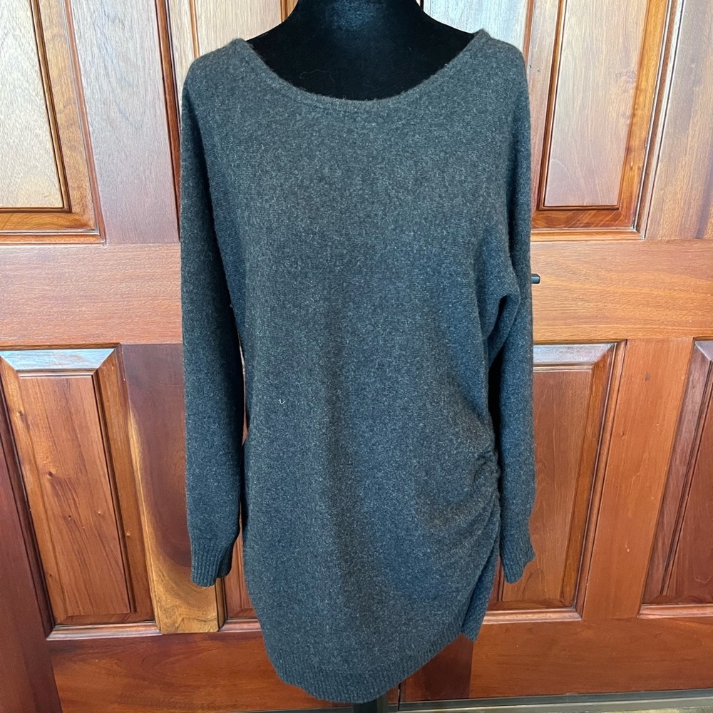 Neiman Marcus 100% Cashmere Sz M Sweater Tunic Length Ruched Side Charcoal Gray